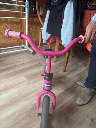 Bicicleta sin pedales rosa