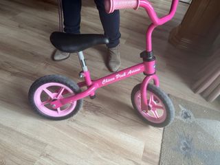 Bicicleta sin pedales rosa