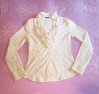 Camicetta bianca con jabot