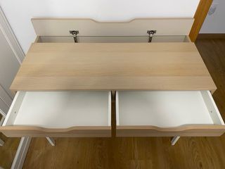 Escritorio infantil madera y metal blanco