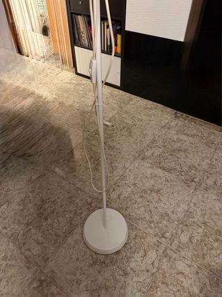 Lampada da terra bianca moderna