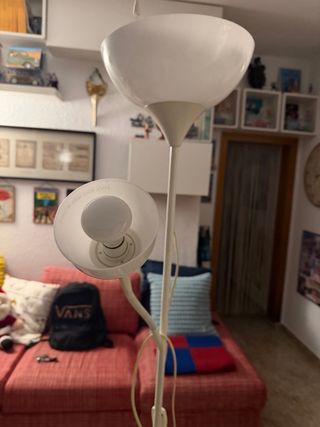 Lampada da terra bianca moderna