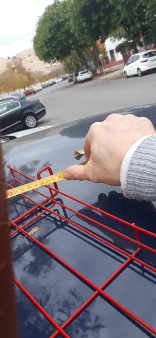 Baldas expositor metálicas rojas