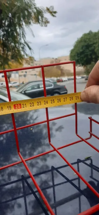 Baldas expositor metálicas rojas