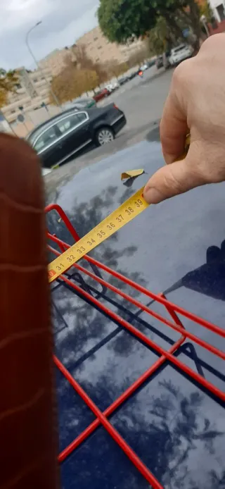 Baldas expositor metálicas rojas