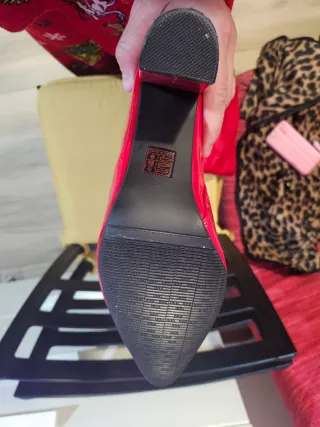 Botas rojas charol tacón alto