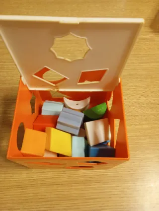 Lote juguetes infantiles: cubo ,torre,patos,llaves