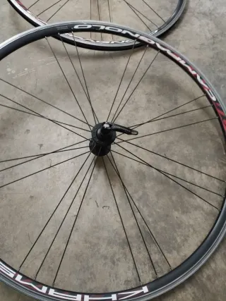 Llantas aluminio Campagnolo Khamsin.