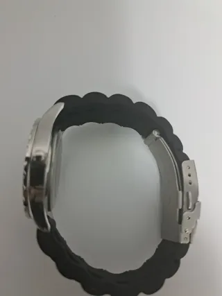 Reloj Redsky Negro y Plateado con Cristales