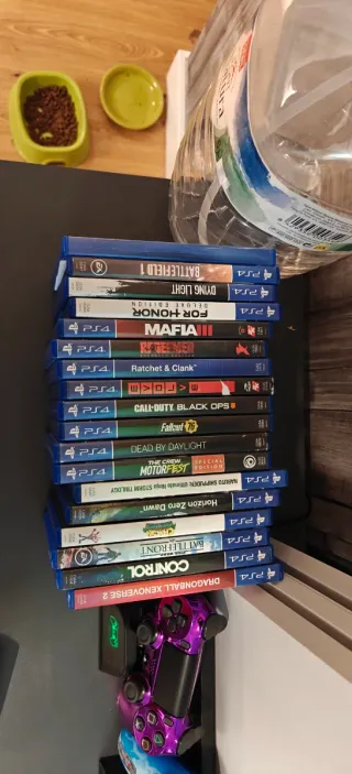 Console PS4 Pro Bianca + 2 Controller