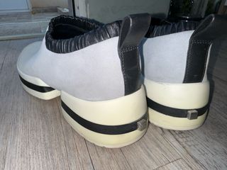 Zapatillas de piel grises mujer