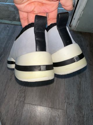 Zapatillas de piel grises mujer