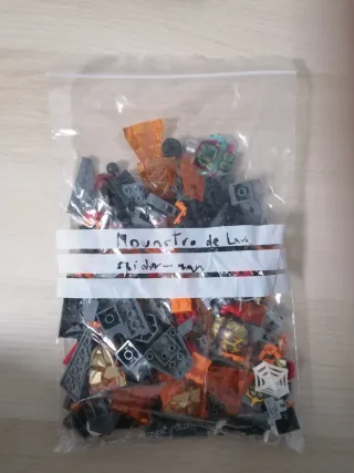 LEGO 76128 Spider-Man: Molten Man Battle