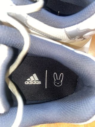 Adidas Response CL x Bad Bunny Gris/Blanco