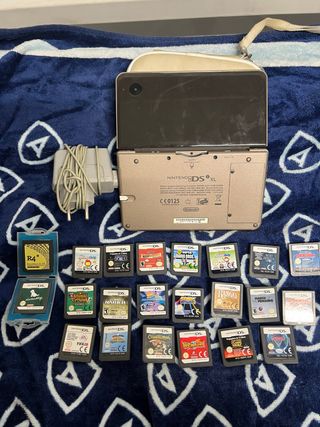 Nintendo DS XL Dorada y Blanca + Juegos