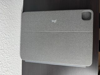 Logitech Combo Touch Funda Teclado iPad 11