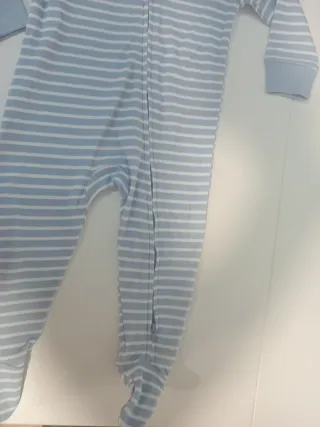 Pijama de bebé a rayas, body blanco d manga larga