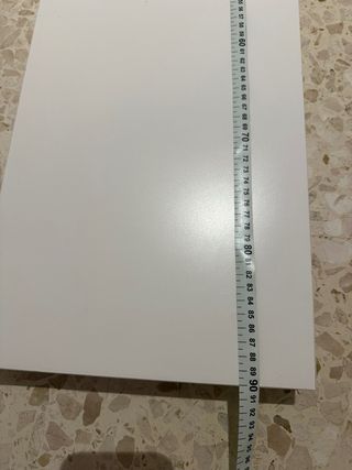 Mesa auxiliar blanca