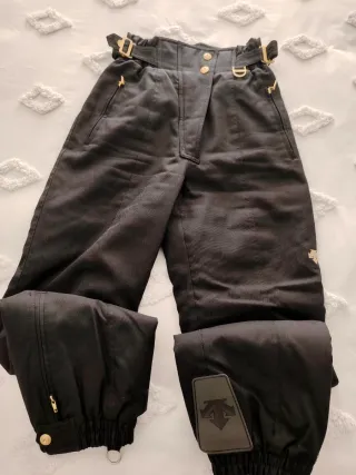 Pantalones negros esquí cintura alta botones oro
