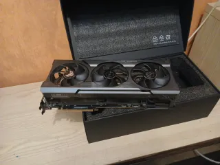 Tarjeta Gráfica ASUS TUF Gaming AMD Radeon RX 7900