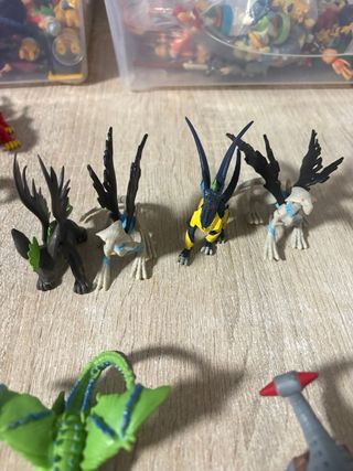 Lotto 16 figure draghi giocattolo fantasy