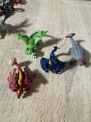 Lotto 16 figure draghi giocattolo fantasy