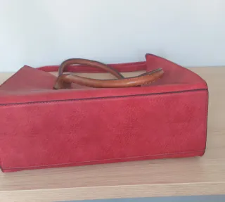 Bolso grande color vino