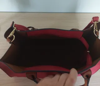 Bolso grande color vino