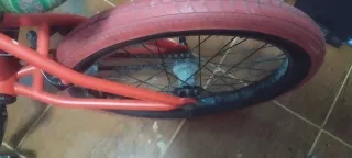 Bicicleta BMX Roja Eastern