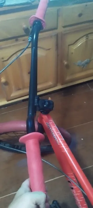 Bicicleta BMX Roja Eastern