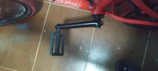 Bicicleta BMX Roja Eastern