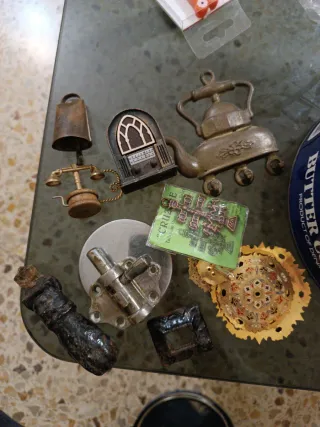 Caja de antigüedades y coleccionables