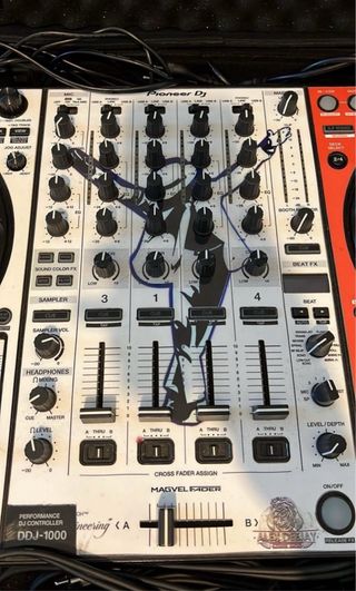Pioneer DDJ 1000  con funda