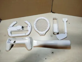 Accesorios Wii: Volante, Raqueta, Bate