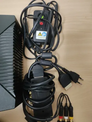 Xbox Clásica Negra + Accesorios