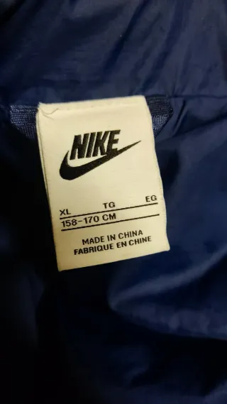 Chaqueta de plumas Nike talla XL (158-170)