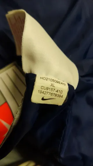 Chaqueta de plumas Nike talla XL (158-170)