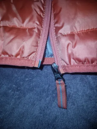 Plumas ligero naranja talla M coral