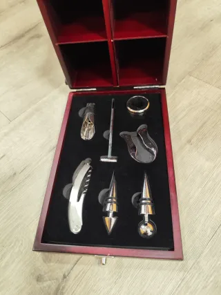 Maletín para vino, accesorios y ajedrez