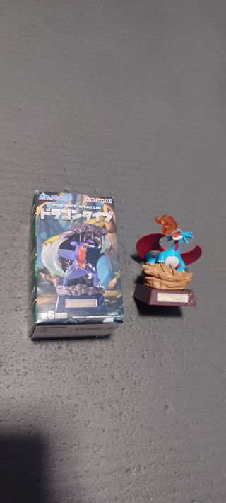 Figura Pokémon Salamence Colección