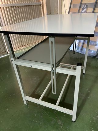 Mesa de dibujo técnico marca Rocada