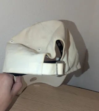 Gorra New Era NY Beige Negra