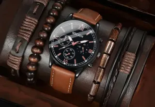 Reloj y pulseras de cuero y madera negro y marrón