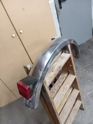 Guardabarros trasero moto con piloto