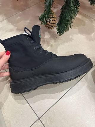 Scarpe Hogan nere nuove mai usate.