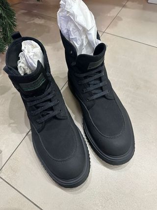 Scarpe Hogan nere nuove mai usate.