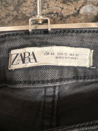 Vaqueros ZARA hombre negros rotos