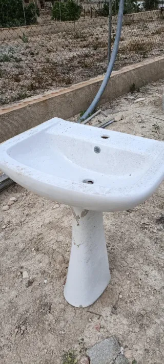 Inodoro con cisterna de porcelana lavabos