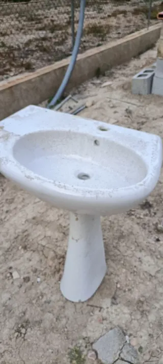 Inodoro con cisterna de porcelana lavabos