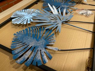 Panel Decorativo Flores Azules y Plateadas